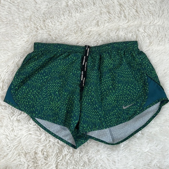 Nike Dri-Fit Green Pattern Running Shorts - Picture 1 of 9